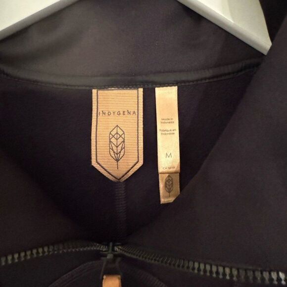 Black Pullover/sweatshirt - Picture 2 of 4